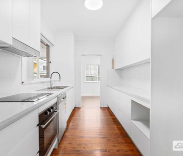 Renovated Three Bedroom Home - Pets Considered - Photo 4