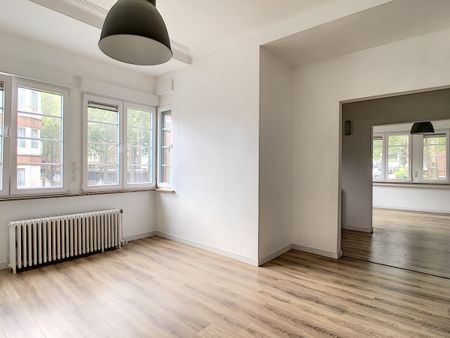 4-bedroom house for rent in Forest - Photo 3