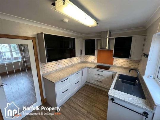 Thorpe St Andrew, NR7 - Photo 1