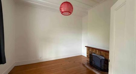 Classic Mt Eden home 5 Bedrooms, 2 Bathrooms - Photo 2