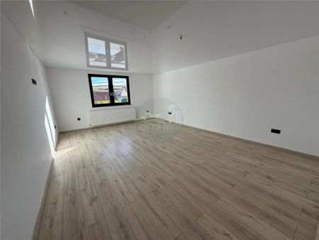 Casa noua moderna cu 6 camere si 3 bai si teren in Sura Mare - Photo 5