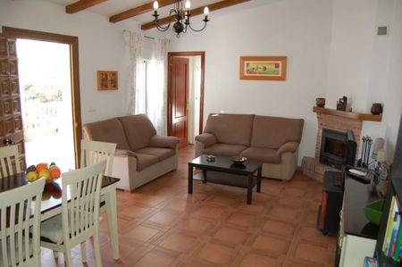 A delightful two bedroomed villa for WINTER RENTAL in the countryside close to Torrox Village. - Photo 5