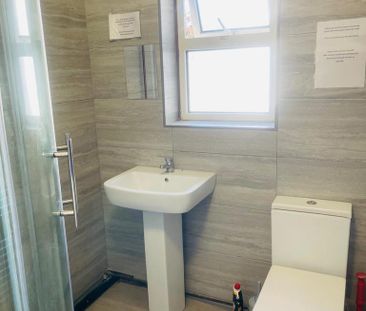 1 bedroom in a house share to rent - Photo 4