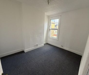 4 bedroom terraced house to rent - Photo 4