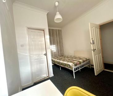 4 bedroom house to rent - Photo 2