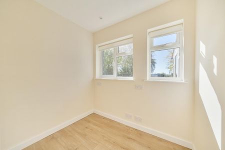 3 bedroom detached bungalow to rent - Photo 5