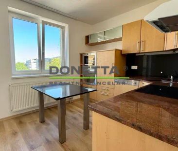 Pronájem bytu 2+kk, garáž, balkon, lodžie, Ve Stromovce, Hradec Krá... - Фото 4