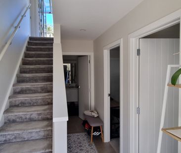 3 bedroom in Totara Vale - Photo 4