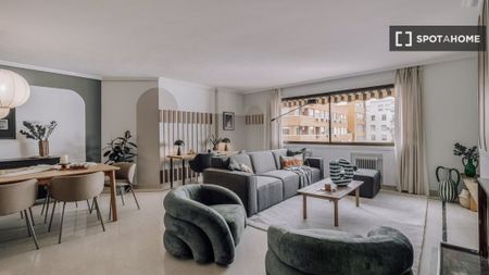 3 room luxury Apartment for rent in Madrid, Spain - Photo 2