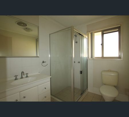 6/2 Tingi Avenue, Tanah Merah, Qld 4128 - Photo 2