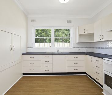 Charming Family Home in a Great Location! - Photo 6