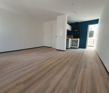 Location Appartement 1 pièce 25m² MARTIGUES 13500 - Photo 1