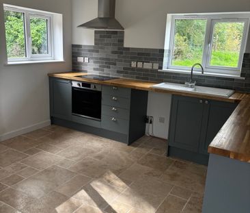 3 bedroom semi-detached house to rent - Photo 4