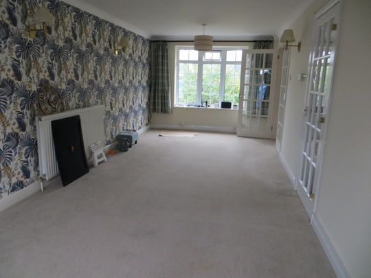 3 bed Bungalow - To Let - Photo 1