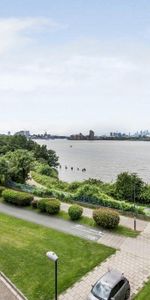 Flat to rent - Defence Close, London, SE28 - Photo 4
