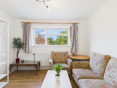 3 bedroom flat to rent - Photo 3