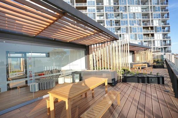 Luxury Inner-City Living - Photo 1