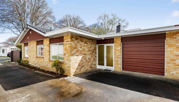 Cosy Home in Double Grammar Zone - Photo 1