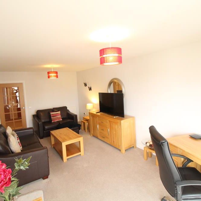 3 bedroom flat to rent - Photo 1