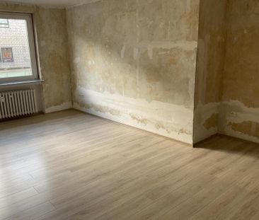Schicke 2-Zimmer-Wohnung mit neuem Laminatboden in Hagen Zentrum! - Photo 1