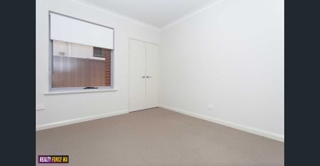 STYLISH AND CLASSY HOME! - Photo 3