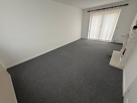 Spenser Avenue - Photo 2