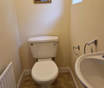 3 bedroom semi-detached house to rent - Photo 2