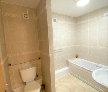 Three Bedroom Duplex Flat – Moor Park HA6 - Photo 5