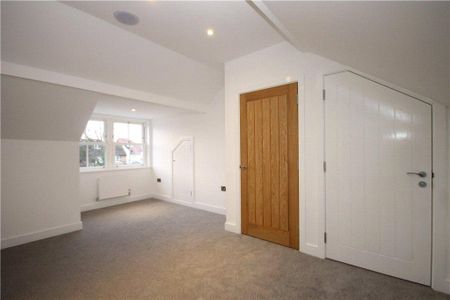 4 bedroom semi-detached house to rent - Photo 3