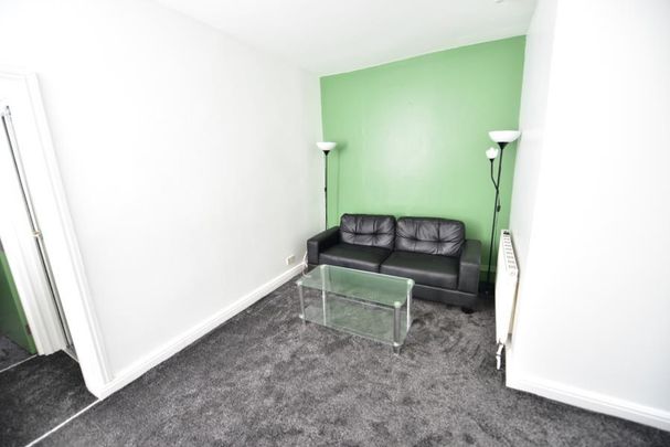 3 bedroom flat to rent - Photo 1