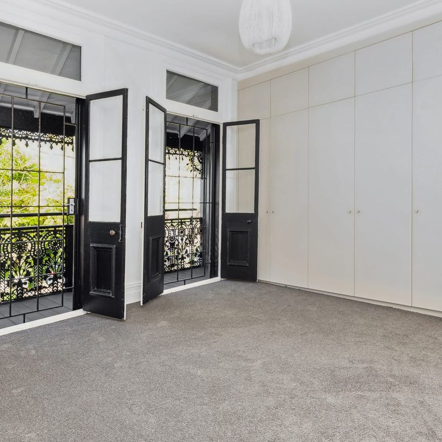 Redfern’s Finest – Substantial Terrace with Separate Studio & Garage - Photo 1