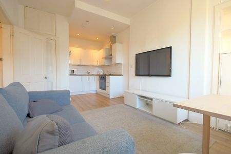 St Peter’s Place, Polwarth, Edinburgh, EH3 - Photo 2