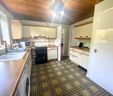 4 bedroom detached house to rent - Photo 4