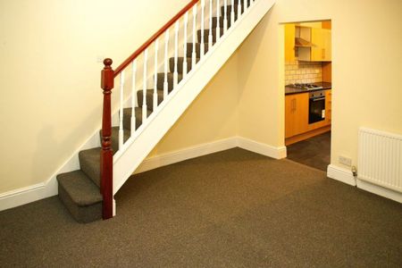 2 bed terraced house to rent in Curzon Road, Ashton-Under-Lyne, OL6 - Photo 3
