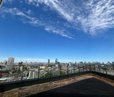 Stunning views, stylish & contemporary with balcony & roof terraces. - Photo 1