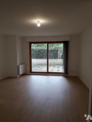 APPARTEMENT T3 avec PARKING EXTERIEUR PRIVATIF- LAVAL - Photo 1