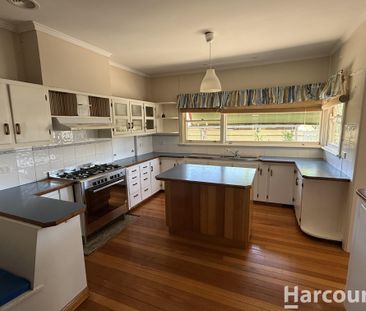 Family Home - Photo 4