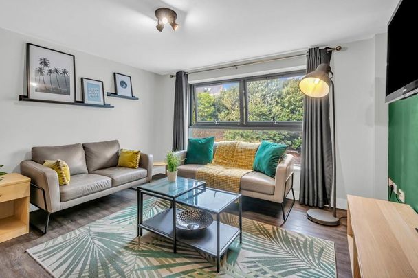 1 bedroom in a house share to rent - Photo 1