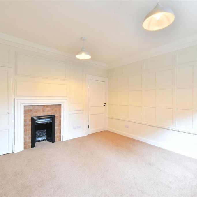 3 bedroom end of terrace house to rent - Photo 1