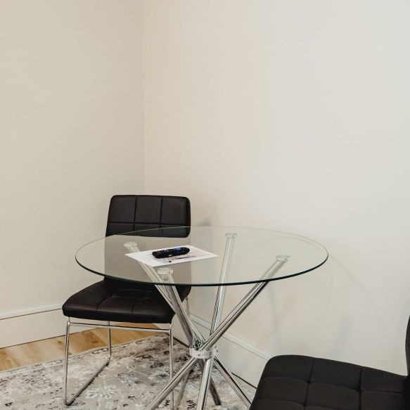 Furnished Bachelor: 247 Young, Winnipeg, MB - Photo 1