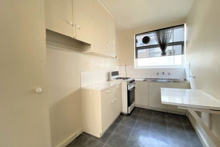 Well appointed and centrally located one bedroom in South Yarra - Photo 4