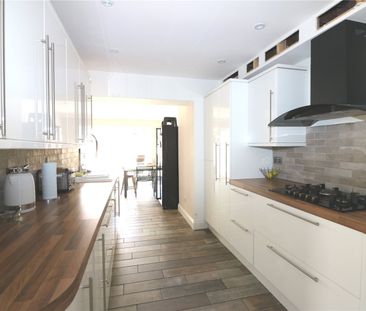 Wakering Road, Shoeburyness, Southend on Sea, Essex, SS3 9SZ - Photo 5