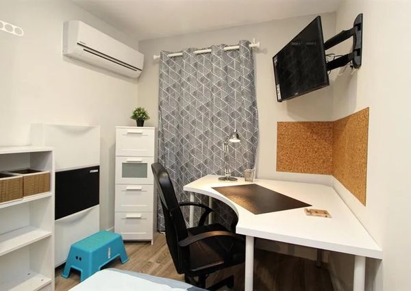 Calle Rosa, Getafe, Community of Madrid 28903