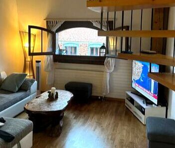 APPARTEMENT MANSARDÉ 2½ PIÈCES À GENÈVE - CENTRE, MEUBLÉ, DURÉE DÉT... - Foto 1