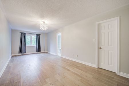 For Lease - 56 North Lake Road Unit# #22, Richmond Hill, Ontario - Photo 2