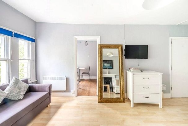 Marloes Road, London, W8 flat to rent - Photo 1