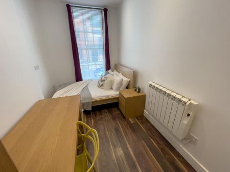 4 bedroom terraced house to rent - Photo 2