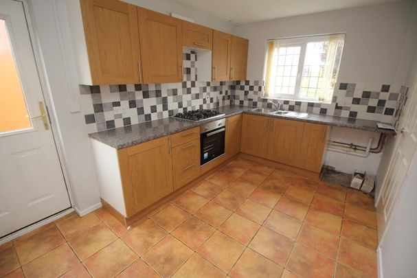 3 bedroom semi-detached house to rent - Photo 1