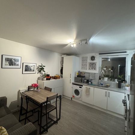 Room in a Shared Flat, Milligan Street, E14 - Photo 3