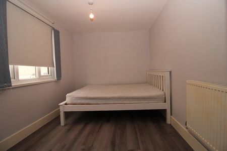 3 Bed Maisonette, Colina Mews, N15 - Photo 3